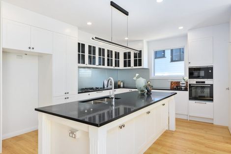 Photo of property in 30 Kenmure Avenue, Forrest Hill, Auckland, 0620