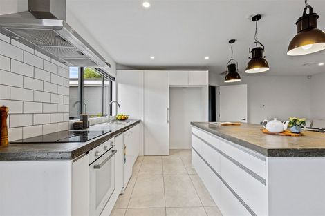 Photo of property in 55 Stapletons Road, Richmond, Christchurch, 8013