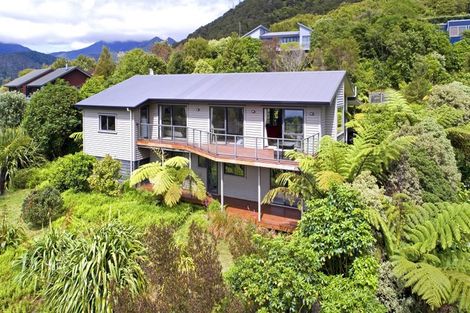 Photo of property in 10 Worlds End Road, Tennyson Inlet, 7195