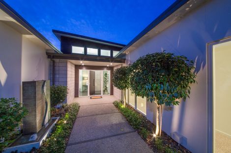 Photo of property in 16 Grand Oaks Drive, Awapuni, Palmerston North, 4412
