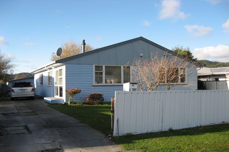 Photo of property in 10 Hay Street, Wainuiomata, Lower Hutt, 5014
