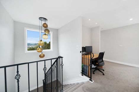Photo of property in 2 Bela Vista Boulevard, Swanson, Auckland, 0614