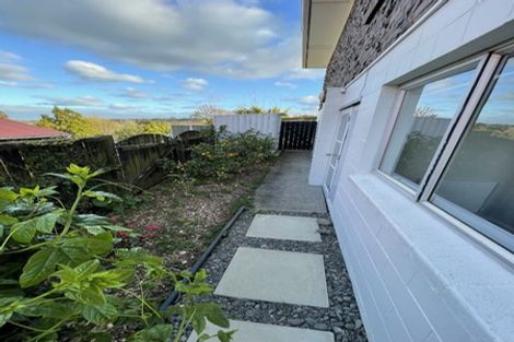 Photo of property in 5/60 West Coast Road, Glen Eden, Auckland, 0602