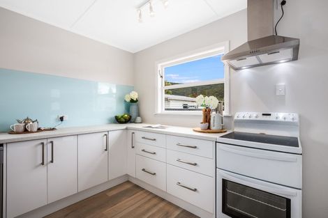 Photo of property in 76 Peel Place, Wainuiomata, Lower Hutt, 5014