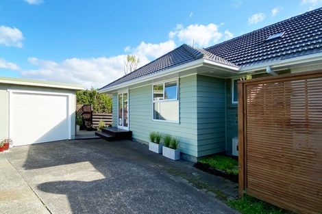 Photo of property in 2/37 Northumberland Avenue, Belmont, Auckland, 0622