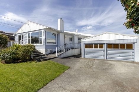 Photo of property in 3 Tay Street, Spotswood, New Plymouth, 4310