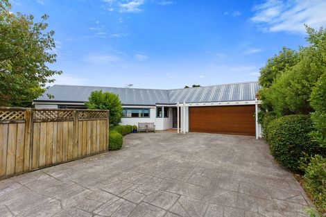 Photo of property in 16 Alexander Street, Waikanae, 5036