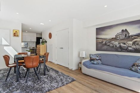 Photo of property in 9/35 Garadice Road, Rothesay Bay, Auckland, 0630