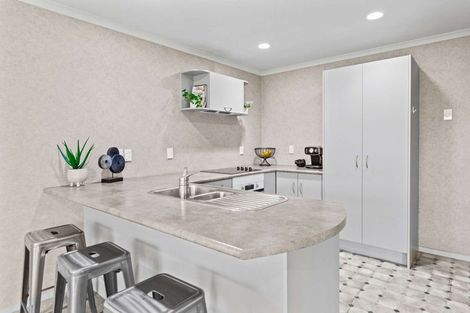 Photo of property in 5 Boston Parade, Kelvin Grove, Palmerston North, 4414