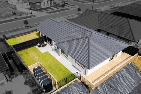 Photo of property in 78 Metoriti Crescent, Karaka, 2124