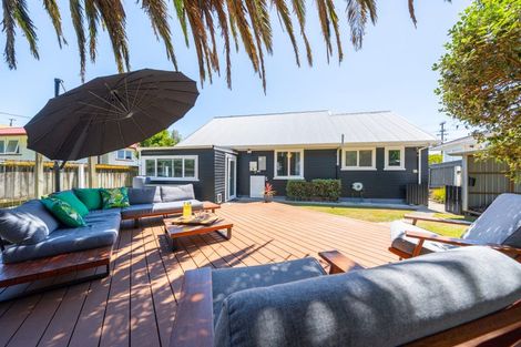 Photo of property in 30 Beazley Avenue, Paparangi, Wellington, 6037