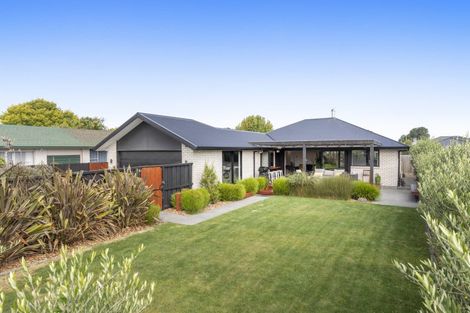 Photo of property in 17 Chipping Lane, Redwood, Christchurch, 8051