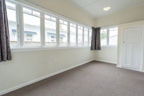 Photo of property in 24 Aroha Street, Takaro, Palmerston North, 4410