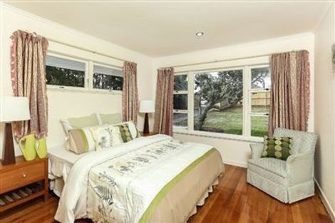 Photo of property in 4020 Great North Road, Glen Eden, Auckland, 0602