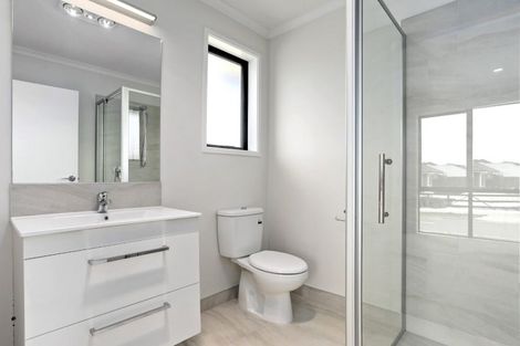 Photo of property in 4 Tahuna Minhinnick Drive, Glenbrook, 2681