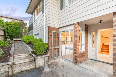 Photo of property in 1/11 Delisle Place, Windsor Park, Auckland, 0632