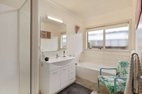 Photo of property in 22b Reeve Street, Levin, 5510