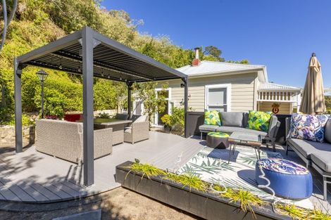 Photo of property in 27 Main Street, Hospital Hill, Napier, 4110