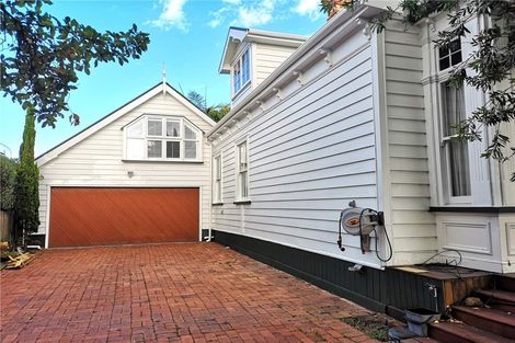 Photo of property in 5 Queen Street, Northcote Point, Auckland, 0627