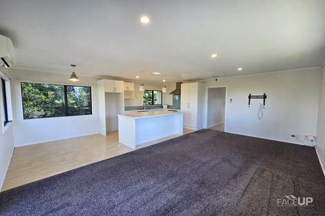 Photo of property in 1 Fernhaven Place, Massey, Auckland, 0614