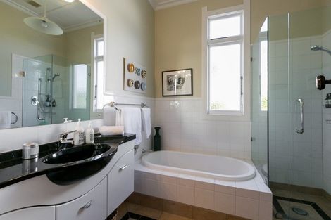 Photo of property in 28 Coleman Terrace, Hospital Hill, Napier, 4110