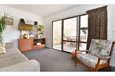 Photo of property in 30 Holiday Road, Stanmore Bay, Whangaparaoa, 0932