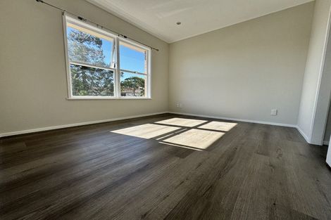 Photo of property in 28d Sunnynook Road, Sunnynook, Auckland, 0620