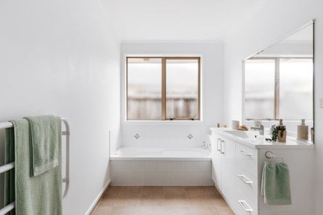 Photo of property in 31 Beachmere Place, Papamoa Beach, Papamoa, 3118