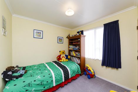 Photo of property in 24 Motuoapa Place, Kelvin Grove, Palmerston North, 4414