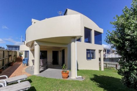 Photo of property in 19 Hamblyn Street, Strandon, New Plymouth, 4312