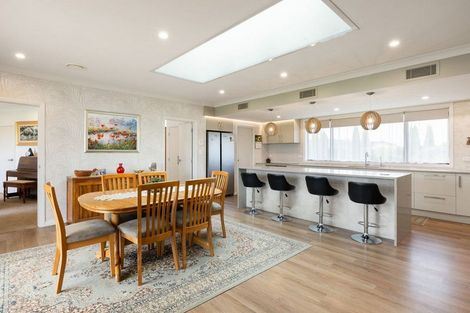 Photo of property in 2 Kotare Grove, Cambridge, 3434