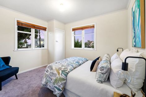 Photo of property in 1/50 Sylvan Avenue, Northcote, Auckland, 0627