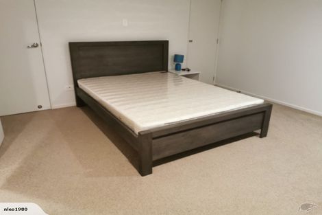 Photo of property in 28 Staincross Street, Green Bay, Auckland, 0604