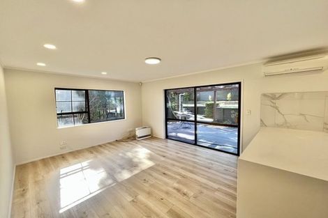 Photo of property in 31 John Downs Drive, Browns Bay, Auckland, 0630