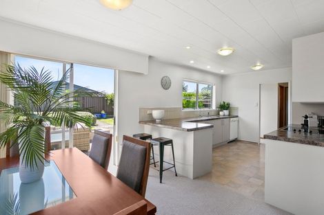 Photo of property in 68 Manu Crescent, Upper Vogeltown, New Plymouth, 4310
