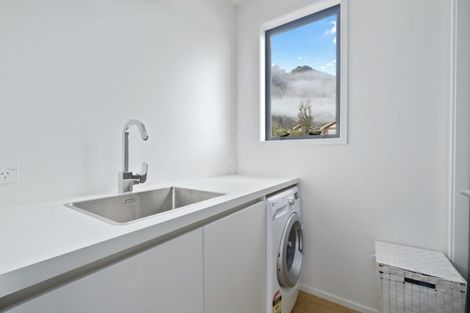 Photo of property in 6 Pendeen Crescent, Jacks Point, Queenstown, 9371