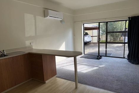 Photo of property in 2/16 Pupuke Road, Takapuna, Auckland, 0622