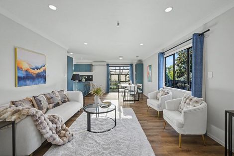 Photo of property in 30 Arlette Place, Massey, Auckland, 0614