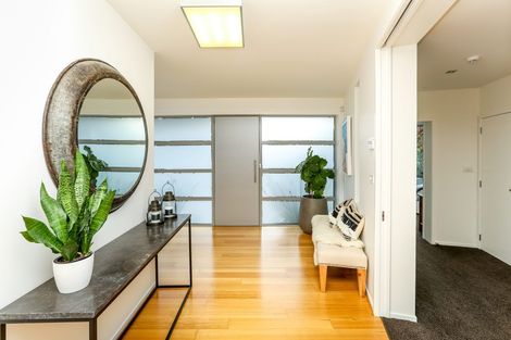 Photo of property in 118 Pendarves Street, New Plymouth, 4312