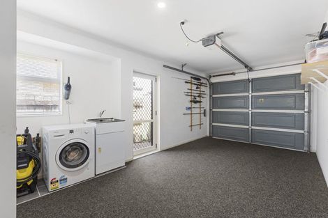 Photo of property in 20 Francis Skinner Place, Orewa, 0931