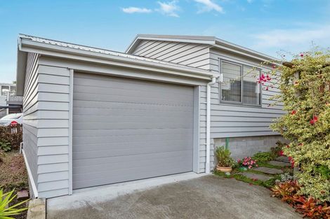 Photo of property in 12 Felicity Place, Unsworth Heights, Auckland, 0632