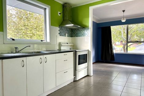 Photo of property in 6 Finlow Drive, Te Atatu South, Auckland, 0610