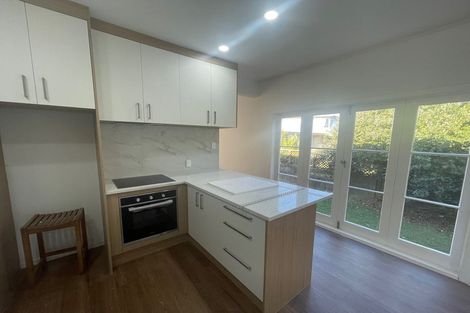 Photo of property in 22 Grande Vue Road, Hillpark, Auckland, 2102
