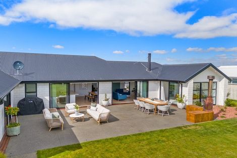 Photo of property in 28 Whitehall Drive, Springlands, Blenheim, 7201