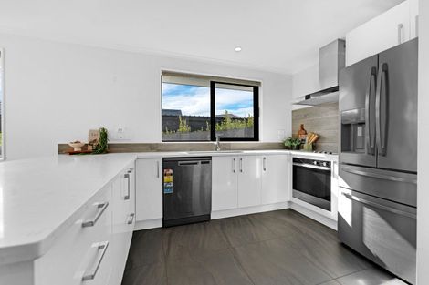 Photo of property in 16 Lippiatt Crescent, Pokeno, 2402