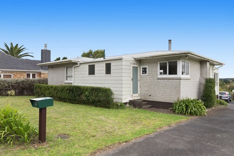 Photo of property in 8 Collingwood Road, Waiuku, 2123