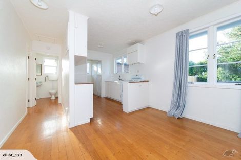 Photo of property in 12 Poto Street, Te Atatu South, Auckland, 0610