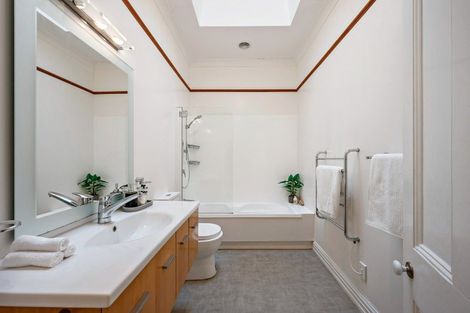 Photo of property in 380 Tinakori Road, Thorndon, Wellington, 6011