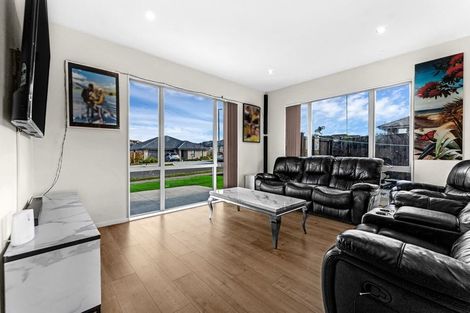 Photo of property in 18 Calder Crescent, Pokeno, 2402