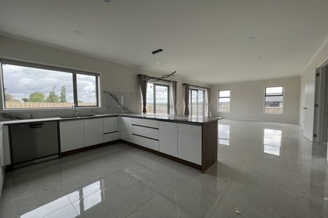 Photo of property in 15 Kapua Crescent, Rototuna North, Hamilton, 3210